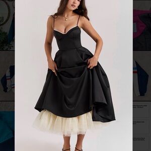 House of CB Mademoiselle Black Tulle
MIDI Dress A/C cup size S